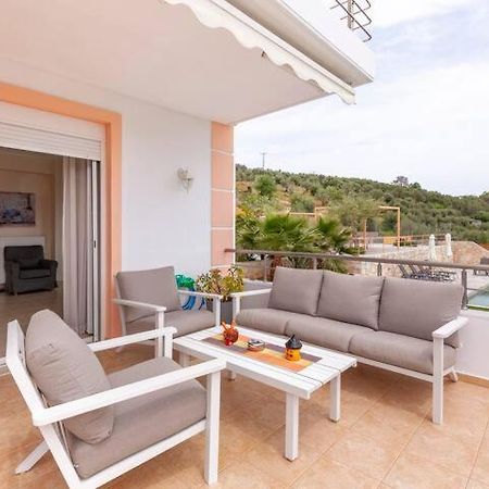 Villa Oasis Galatas  Ngoại thất bức ảnh