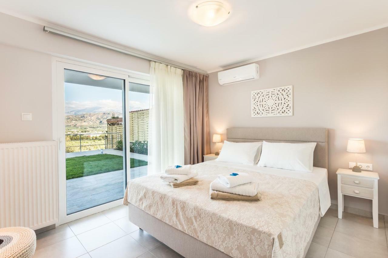 Villa Oasis Galatas  Ngoại thất bức ảnh
