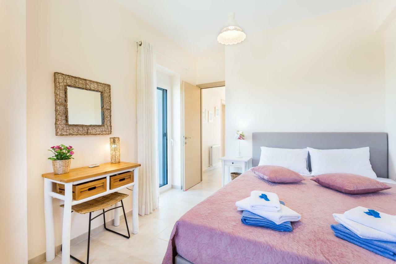 Villa Oasis Galatas  Ngoại thất bức ảnh