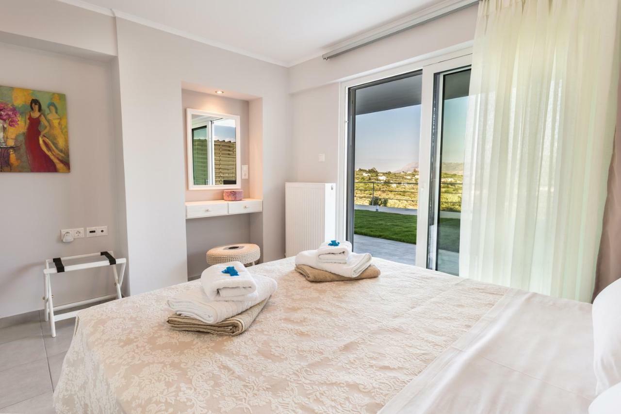 Villa Oasis Galatas  Ngoại thất bức ảnh