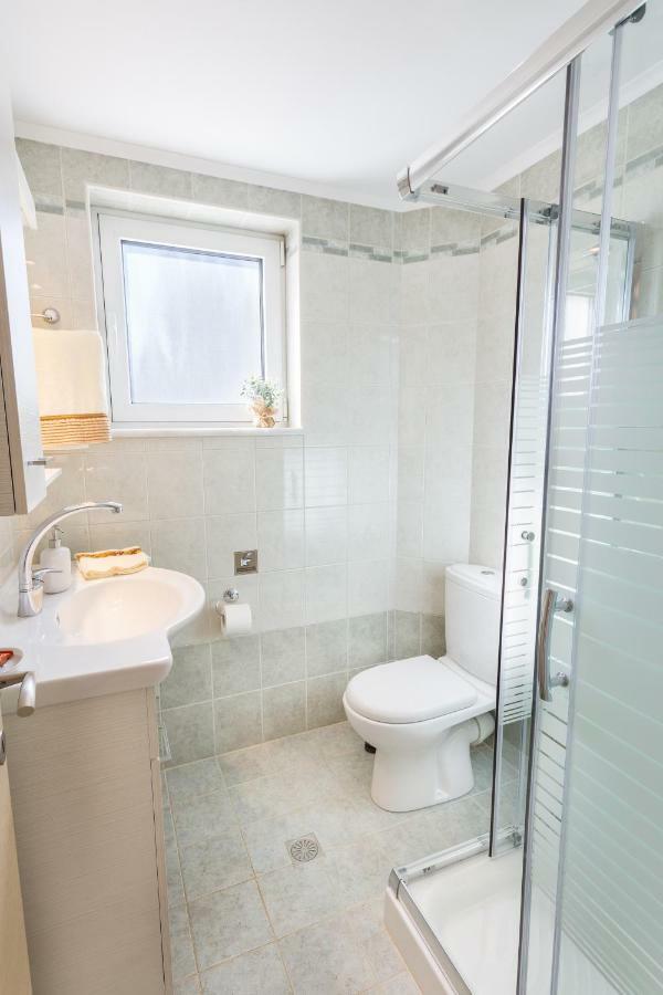 Villa Oasis Galatas  Ngoại thất bức ảnh