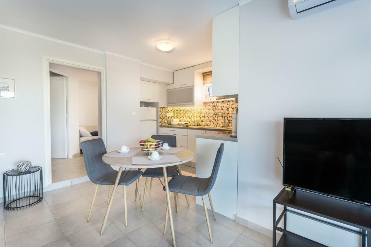 Villa Oasis Galatas  Ngoại thất bức ảnh