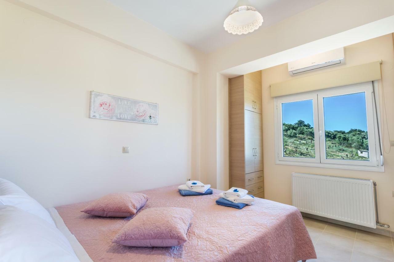 Villa Oasis Galatas  Ngoại thất bức ảnh