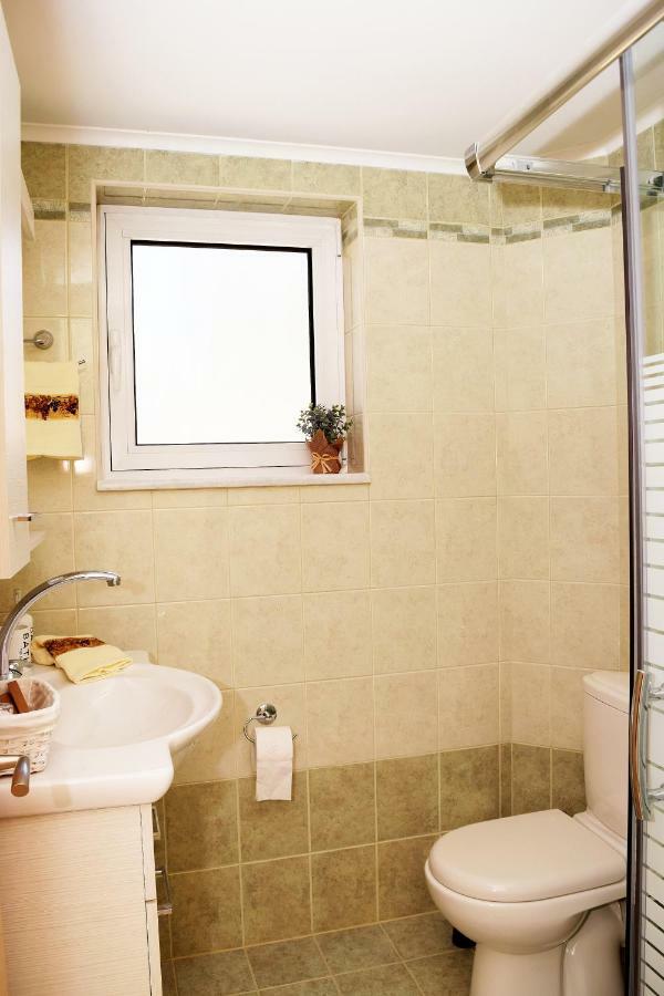 Villa Oasis Galatas  Ngoại thất bức ảnh